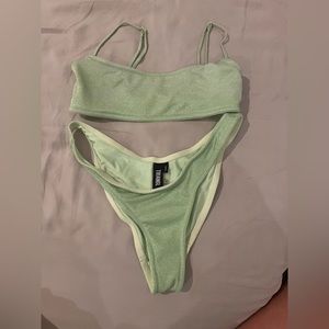 Green sparkly triangl